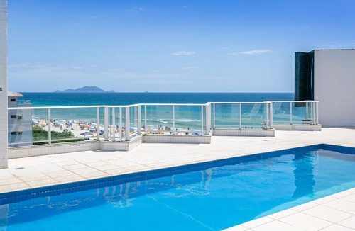 Ingleses Norte Apartment | Aquarelle by Viva Prédio nos Ingleses pé-na-areia com piscina