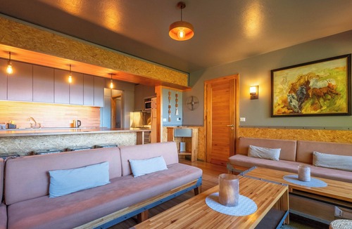 Nahuel Huapi House | Arrayanes house with coastline and beautiful views of Lake Nahuel Huapi