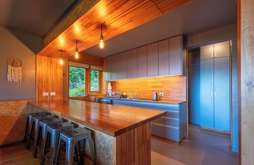 Nahuel Huapi House | Arrayanes house with coastline and beautiful views of Lake Nahuel Huapi