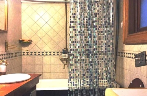 Constitucion Bed & Breakfast | Artist’s Oasis SanTelmo 2, comfy room for 1-2 people in spacious apt
