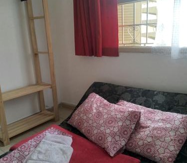Zona Leste House | Azós residência, artes e intercâmbios