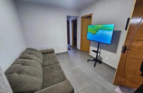 Aracatuba House | Baza um lugar perfeito para descansar, piscina aquecida solar, ar condicionado, garagem coberta e etc