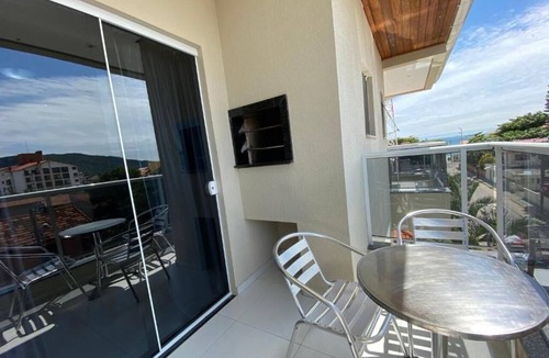 Ingleses do Rio Vermelho Apartment | Beautiful 1 bedroom apartment with balcony and barbecue 70m from Praia dos Ingleses