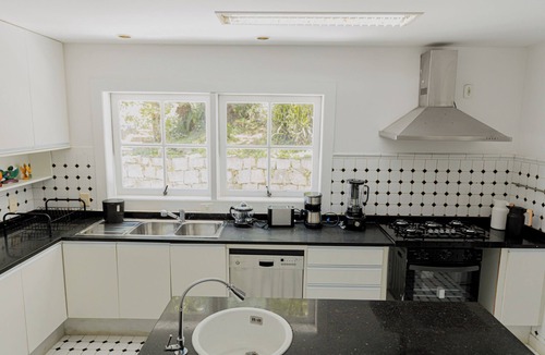 Sao Conrado House | Beautiful House in Luxury Condominium overlooking São Conrado Beach.