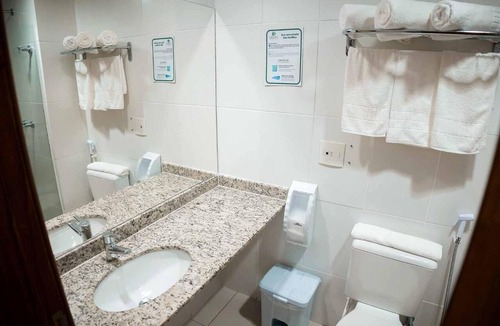 Jardim Flamboyant Hotel | Beach Getaway Near Surf Museum l Breakfast Included l Poolside Relaxation
