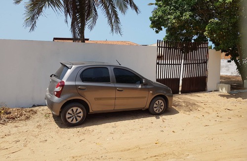 Baleia House | Beach house, facing the sea. "Foot on the sand"