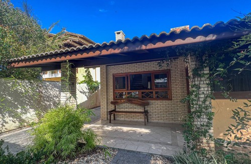Campeche Leste House | Beach Mansion in Florianópolis