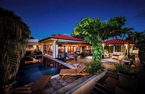 Playa Langosta House | Beachfront 4bd Villa Private Pool, Koi pond and BBQ-Casa Sirena
