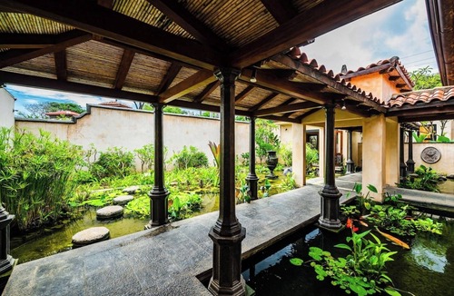 Playa Langosta House | Beachfront 4bd Villa Private Pool, Koi pond and BBQ-Casa Sirena