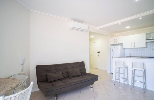 Morro das Pedras Apartment | Beachfront Condominium w/Pool in Morro das Pedras - Pros