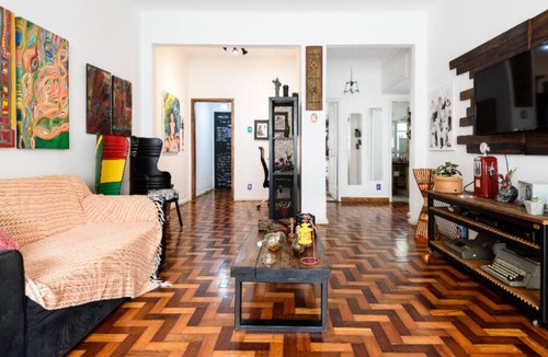 Leme Apartment | Beachfront design house / Artist's house beachfront