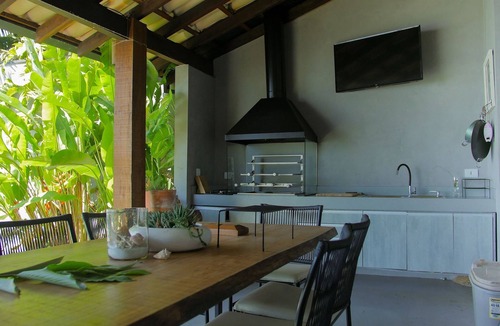 Prainha Villa | Beachfront House in São Sebastião with Pool