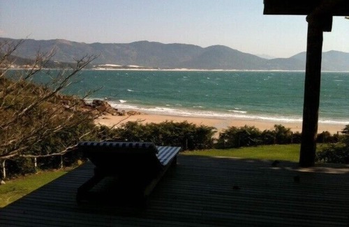 Garopaba House | Beachfront house on Vigia beach in Garopaba.