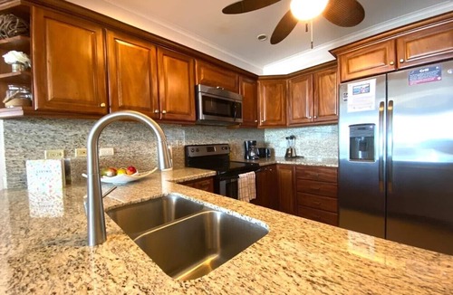 Barrio Los Faroles Condo | Beachfront Oasis~ Huge Terrace ~ Amazing Sunsets~ Resort Pool~ Grill~ Beach gear