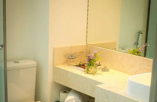 Lagoa Pequena Condo | Beachfront Sunrise Luxury Surf Condo