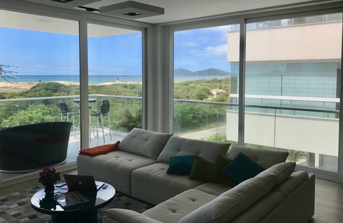 Lagoa Pequena Condo | Beachfront Sunrise Luxury Surf Condo