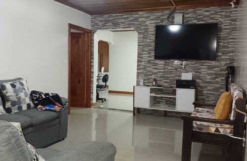 Buenos Aires House | Beautiful house! family sized, 5 minutes from downtown Santa Elena
