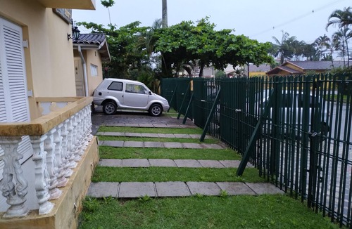 Downtown Ubatuba Apartment | Beautiful Ground Floor Apt in Itaguá - Exceptional Location !