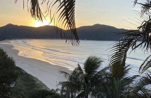 Florianopolis House | Beautiful house, in an incredible location, with swimming pool and panoramic views.