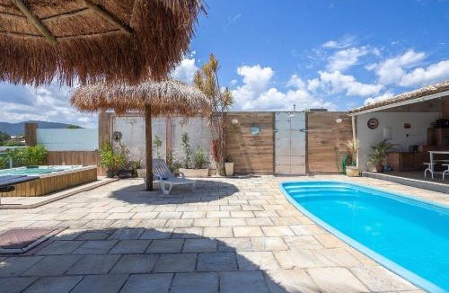 Marica House | Beautiful ranch with lake and sea view in Maricá
