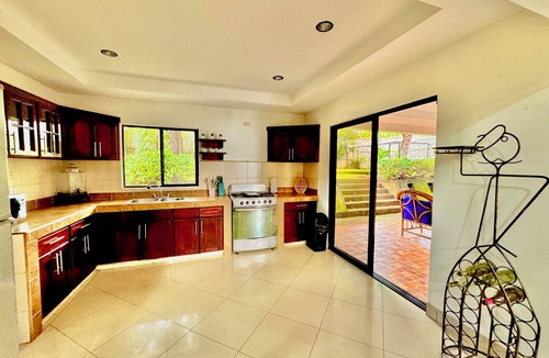 Managua House | Beautiful & Spacious house near everything!