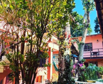 Vila do Abraao Hostel | Biergarten Suites