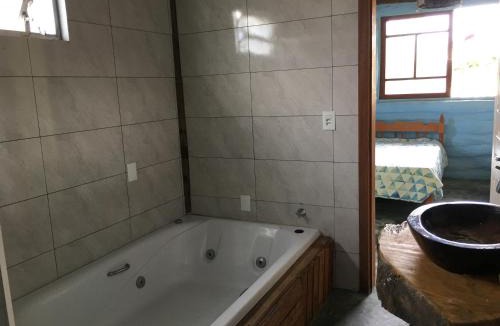 Vila Nova House | Biocasa com piscina a 1 quadra e meia da Praia