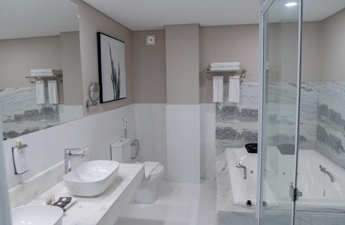 Parana Country Club Hotel | Bisinii Boutique Hotel