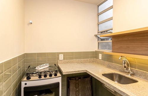 Zona Sul Apartment | Botafogo: Everlasting View of Sugarloaf Mountain