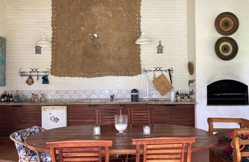Balneario Praia do Pernambuco House | Colonial House at Guarujá Golf Club