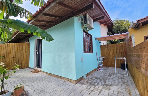 Barra da Lagoa Apartment | Floripa - Studio in Barra 5 minutes from the canal! Close to Praia Mole and Galheta.