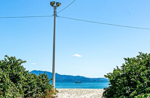 Ponta das Canas Villa | Delightful Large and Comfortable Home with Pool in Florianopólis- Brazil