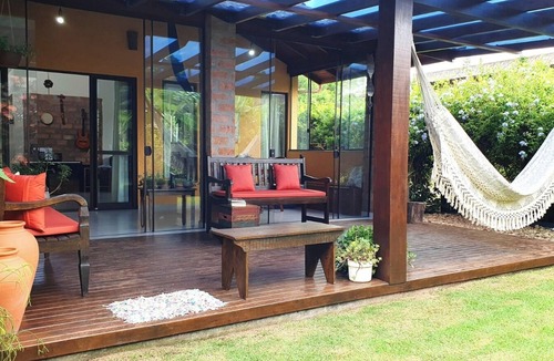 Campeche House | Cozy house with Jacuzzi in a gated community, Praia do Campeche, Floripa, SC