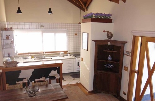 Jardim Europa Ski Chalet | BEAUTIFUL HOME IN CONDOMINIUM CLOSED WITH SECURITY IN JORDAN FIELDS- 8KM City