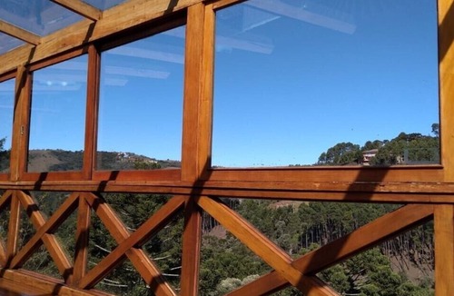 Jardim Europa Ski Chalet | BEAUTIFUL HOME IN CONDOMINIUM CLOSED WITH SECURITY IN JORDAN FIELDS- 8KM City