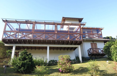 Jardim Europa Ski Chalet | BEAUTIFUL HOME IN CONDOMINIUM CLOSED WITH SECURITY IN JORDAN FIELDS- 8KM City