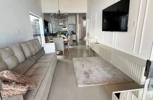 Franca House | 🌟Cozy Space: Home Sweet Home 🌟