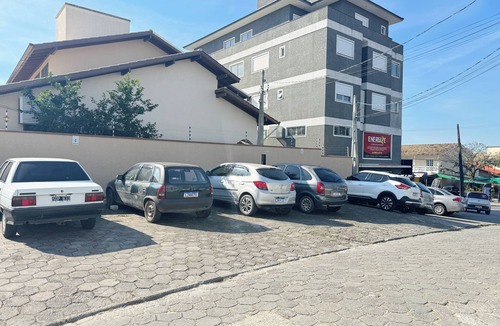 Ingleses do Rio Vermelho Apartment | Fiametti Residential - Ingleses Beach
