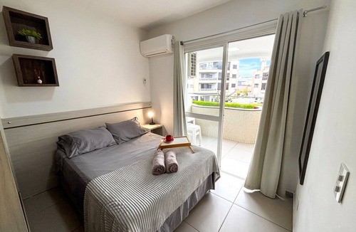 Ingleses Norte Apartment | Wake up to the Sea Breeze