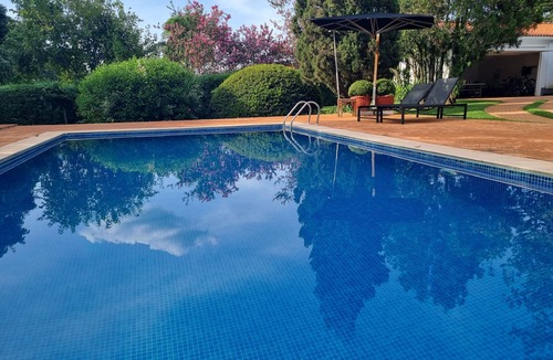 Itirapina House | Casa de Campo no Condomínio Vila Pinhal na Represa do Broa