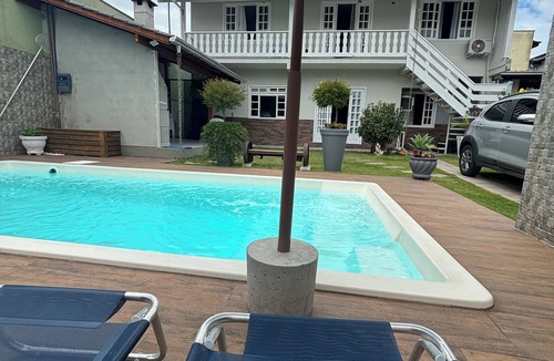 Jardim Iate Clube House | Casa com Piscina em Balneário Camboriú Casaalbertibc