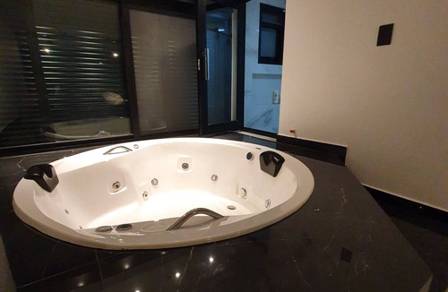 Jurere Internacional House | Modern High Standard Mansion on Av. Buzios