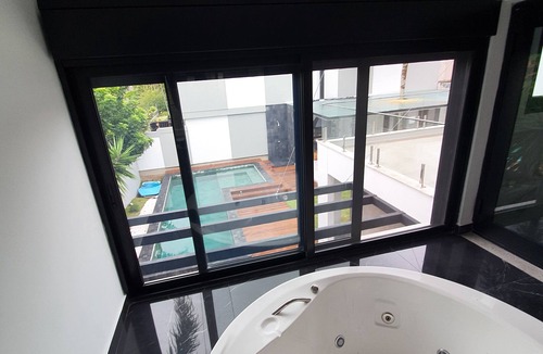 Jurere Internacional House | Modern High Standard Mansion on Av. Buzios