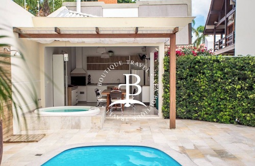 Jurere Internacional House | Vrbo Property