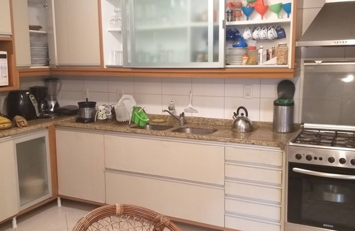 Porto da Lagoa House | Casa Grande e Confortável com Piscina, em Condomínio com Jardín e Churrasqueira
