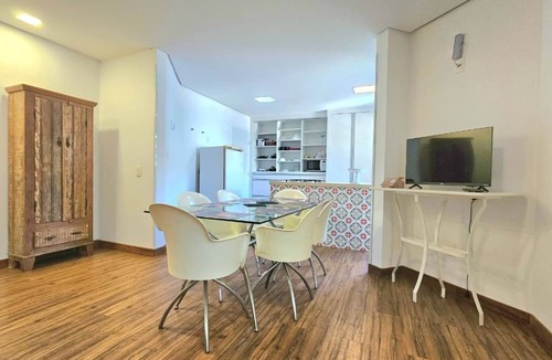 Lagoa da Conceicao Apartment | 2-bedroom apartment in charming Lagoa da Conceição Florianópolis with AC, WiFi