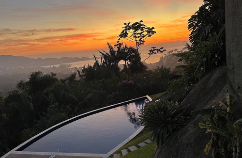 Estaleiro Apartment | Embauba Suite 1 Incredible view and pool