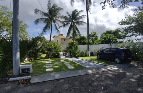 Vilas do Atlantico House | Casa em Vilas do Atlântico com Piscina Perto da Praia