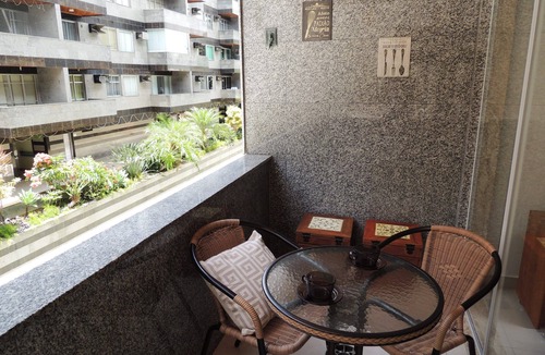 Centro Apartment | Brand new luxury apartment in a building across from Praia do Forte beach with Wi-Fi and Netflix.