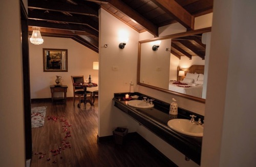 Matriz Hotel | Bride’s Dream Stay—Elegant Suite with Breakfast, Garden & Romance in Curitiba